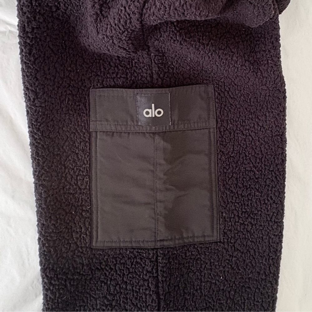Alo Yoga Micro Sherpa High Waist Solstice Sweatpant Sz M EUC - Picture 5 of 10